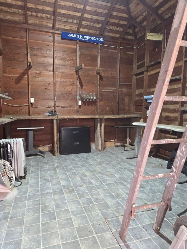 Building Photo - Montesano Historic Home for Rent