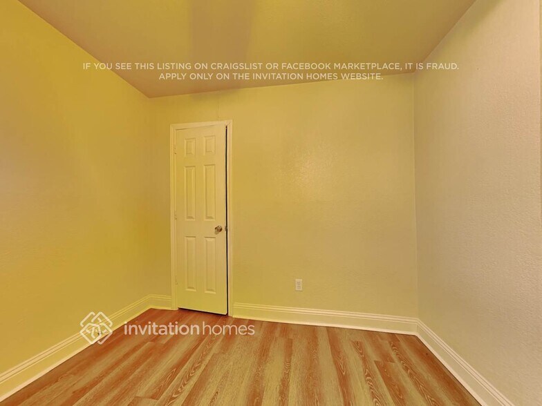 Building Photo - 801 Meadow Creek Dr