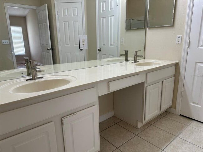 Building Photo - 1023 Cinnamon Fern Ct