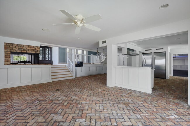 Building Photo - 5640 Shaddelee Ln W