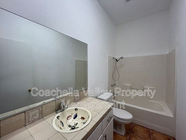 Building Photo - 53750 Avenida Alvarado