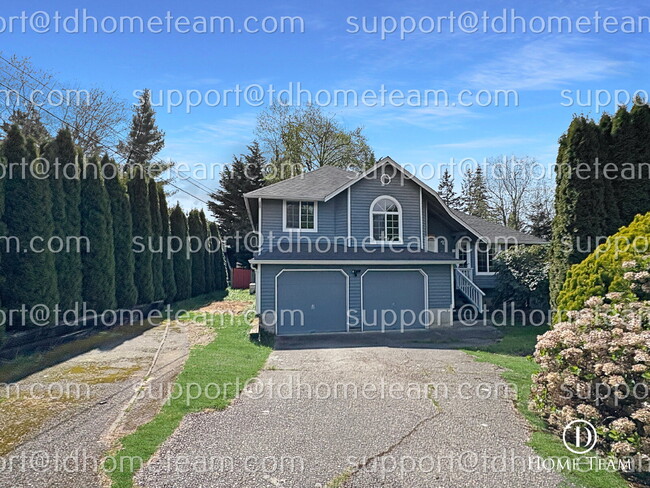 Building Photo - "Charming Lynnwood Home with Finished Base...