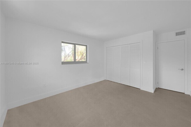 Building Photo - 251 Galen Dr