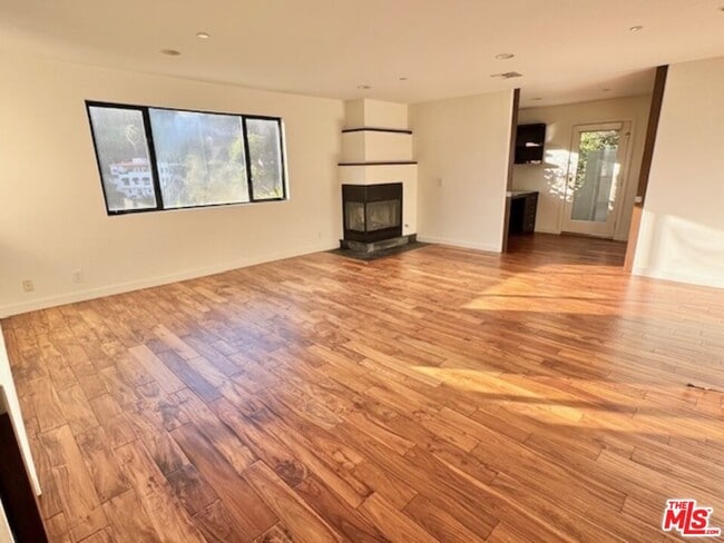 Building Photo - 6441 Bryn Mawr Dr