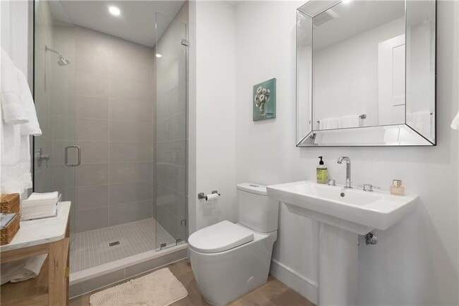 Building Photo - 2425 Peachtree Rd NE