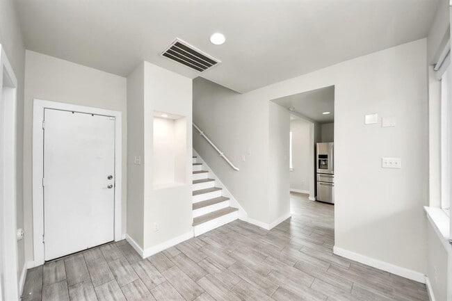 Building Photo - 4228 Bellfort Ave