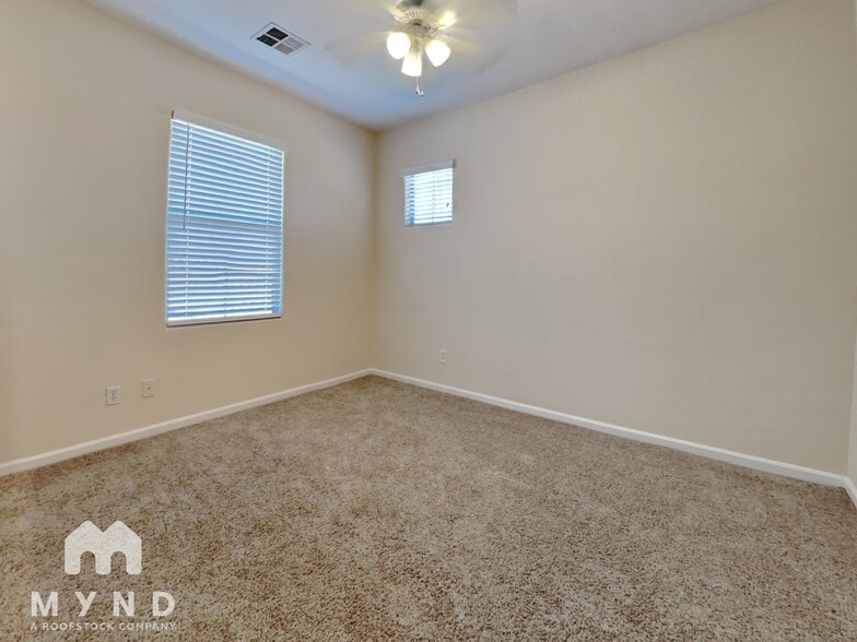 Building Photo - 13514 W Cypress St