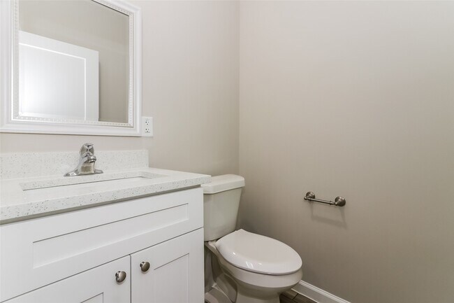 Building Photo - 774 Dillard St