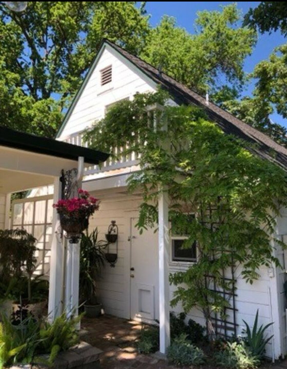 Building Photo - 146 S Jackson Way