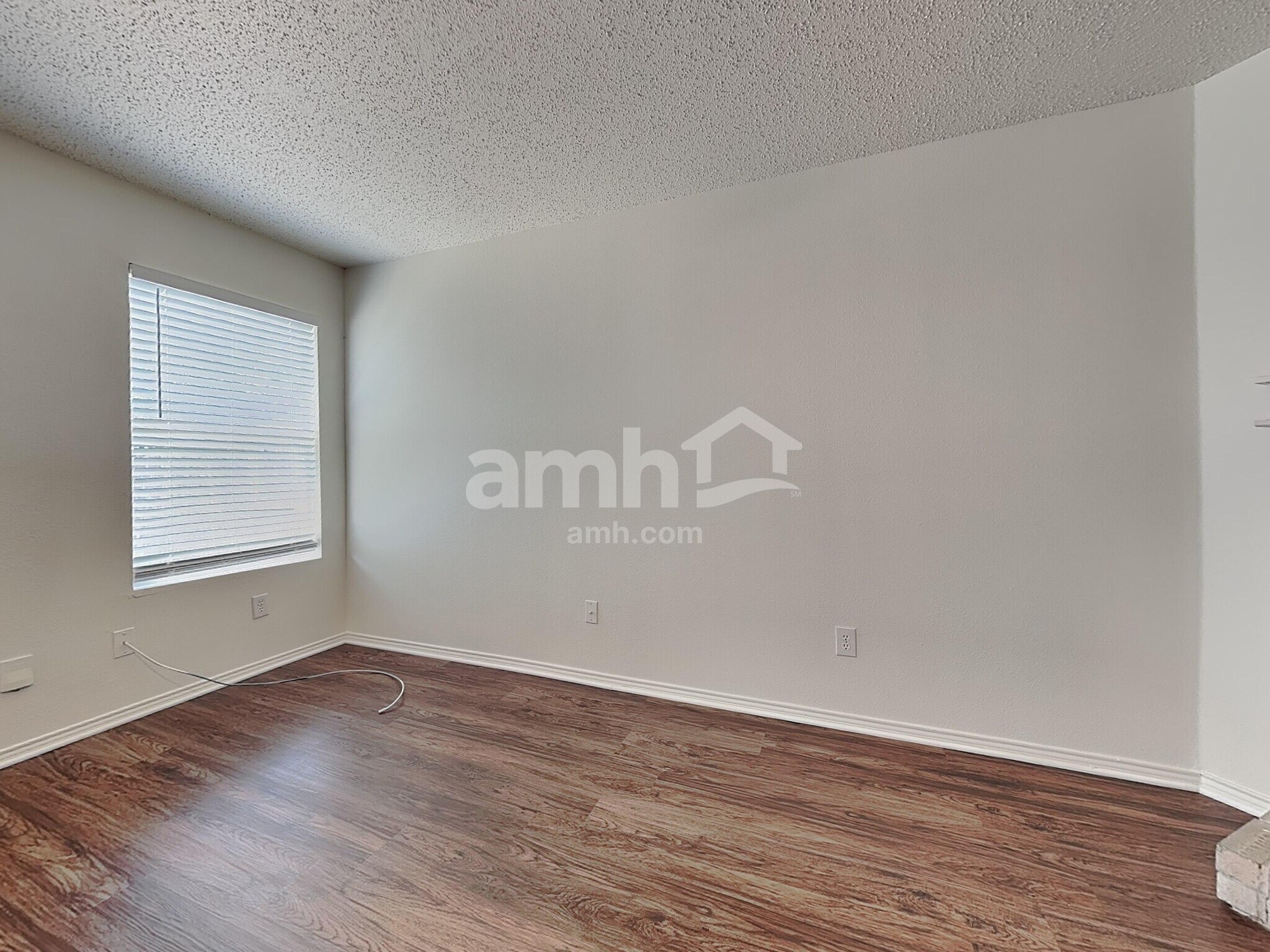 Building Photo - 4301 Meadowknoll Dr