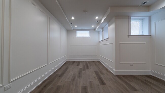 Building Photo - 4745 N Beacon St