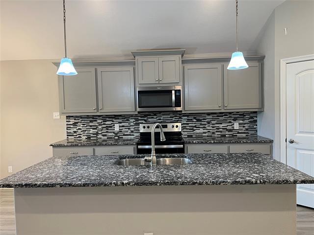 Building Photo - 148 Frank St