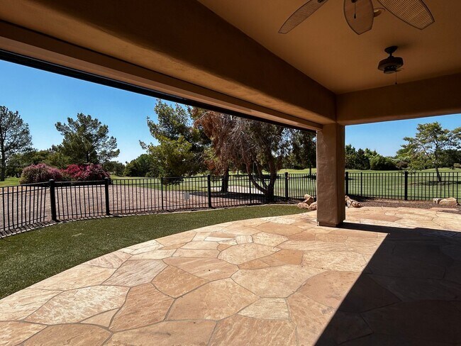 Building Photo - On GOLF COURSE LOT - 3 Bed/3Bath GATED Com...