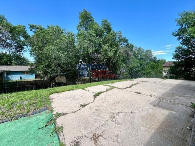 Building Photo - 3410 El Morro Rd