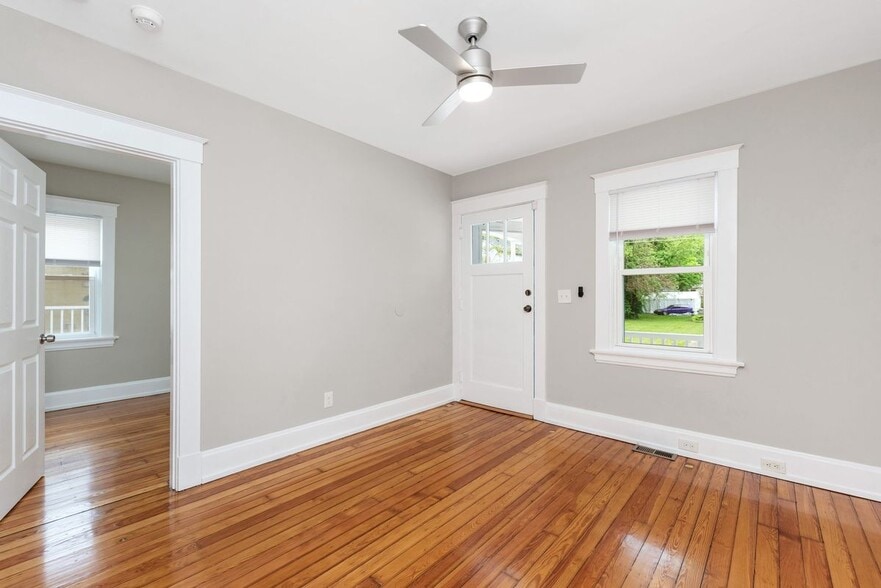 Building Photo - 6717 E Ledge St