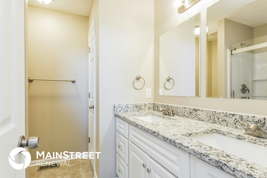 Building Photo - 142 Rosa Cir