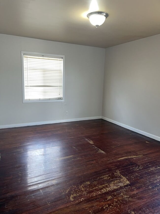Building Photo - Cozy house in College Hills AVAILABLE NOW!
