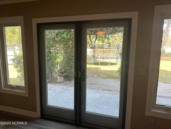 Building Photo - 205 Gemini Ct