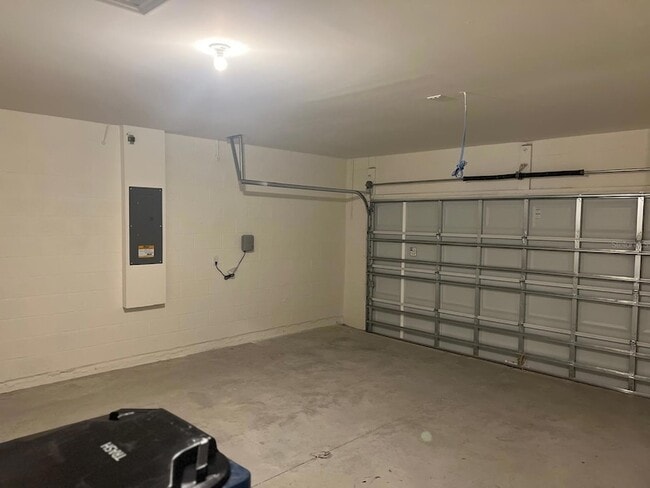 Building Photo - 1807 Silverbell Lp