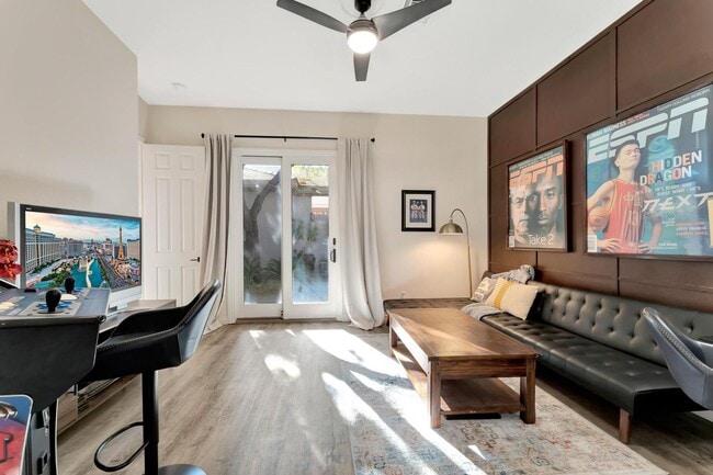 Building Photo - Queensridge Beauty - 5 bedroom on a 1/4+ acre lot