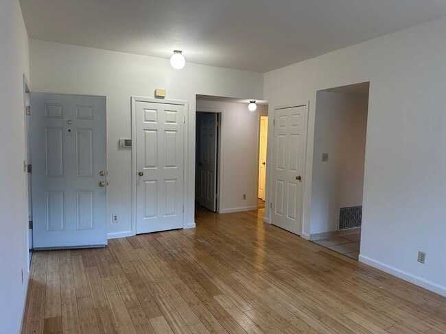 Building Photo - 3501 Richmond Blvd