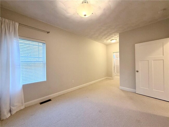 Building Photo - 76 Morningside Dr