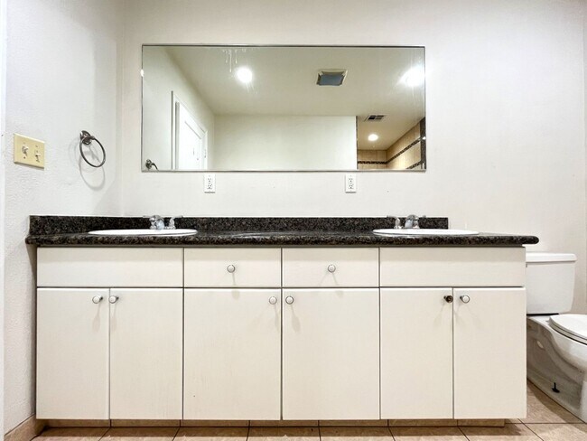 Building Photo - 4 bed, 3 bath in Loma Linda, CA!