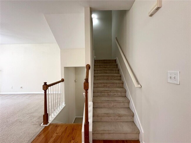 Building Photo - 2282 Spin Drift Way