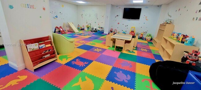 Building Photo - 540 Brickell Key Dr