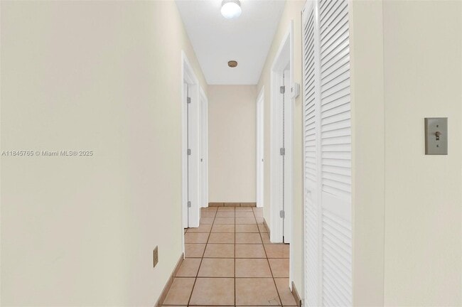 Building Photo - 8405 SW 181st Terrace