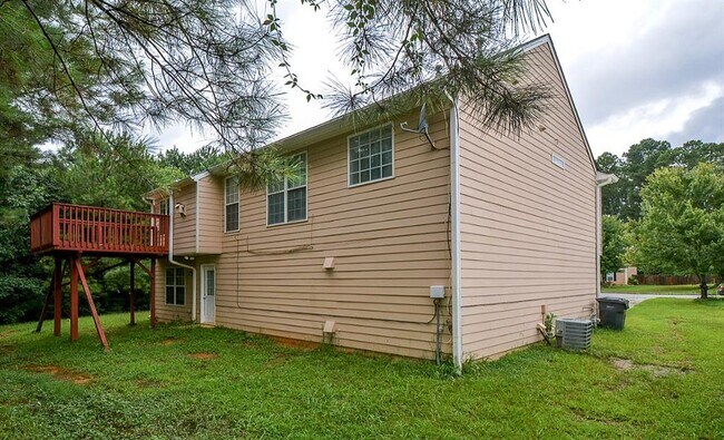 Building Photo - 400 Lynn Katie Ct
