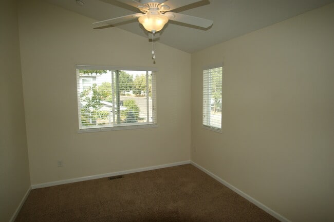 Building Photo - 426 Saint Ida Cir