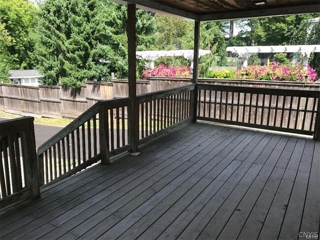 Building Photo - 1801 James St