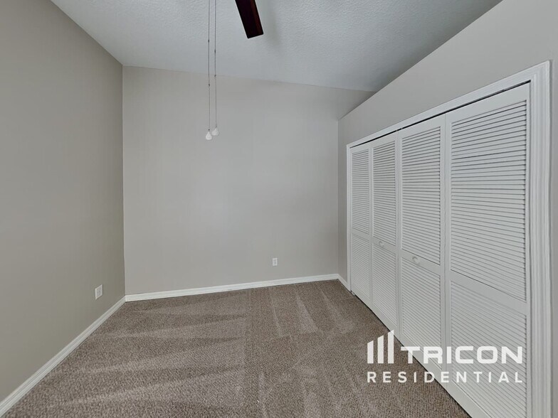 Building Photo - 933 Palm Cove Dr