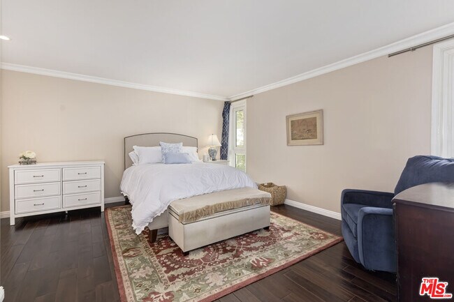 Building Photo - 11789 Montana Ave