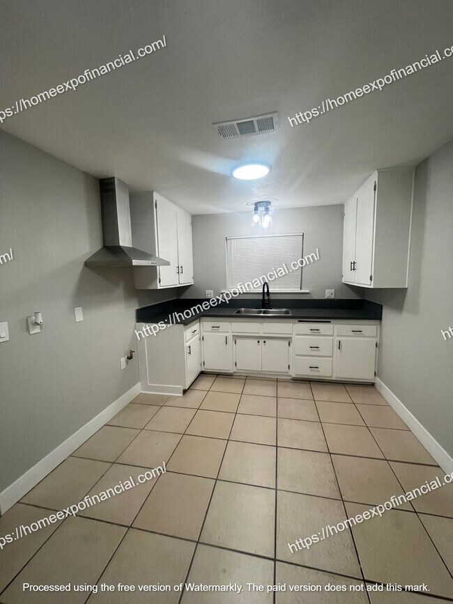 Building Photo - Nice Home For Rent