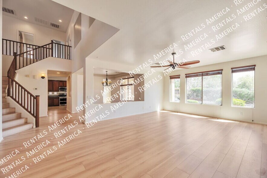 Building Photo - 5433 W Redbird Rd