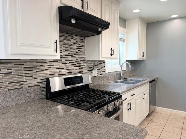 Building Photo - 4308 E 57th St