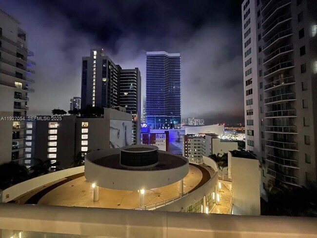 Building Photo - 253 NE 2nd St