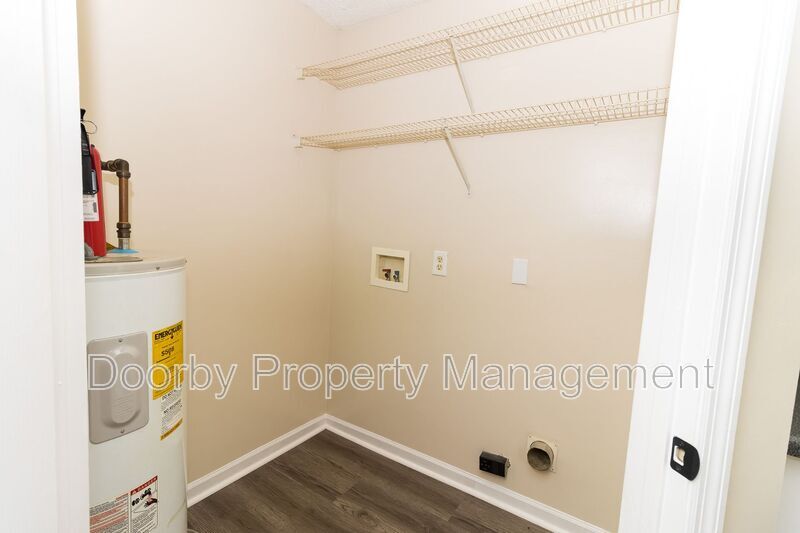 Building Photo - 2425 Ashmore Ave