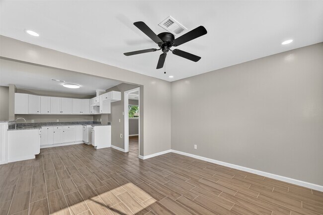 Building Photo - 5126 Denoron Dr