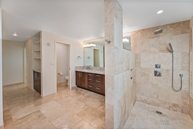Building Photo - 4395 Aukai Ave