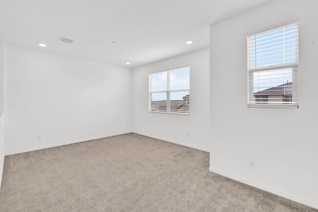 Building Photo - Newly Built 4-bed / 2.5 Bath Home in Quiet...