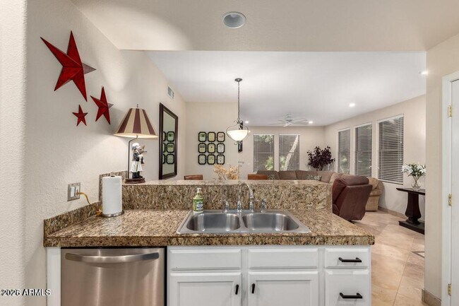Building Photo - 15221 N Clubgate Dr