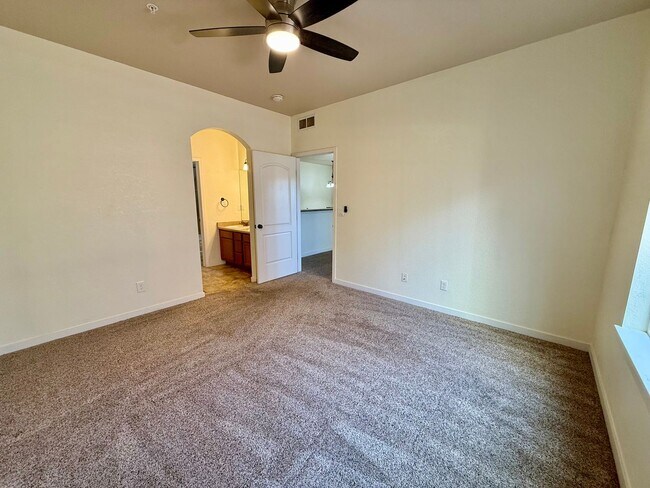 Building Photo - Fantastic 2 Bedroom, 2 Bath Ground Level Condo With Detached Garage in Loveland, Colorado