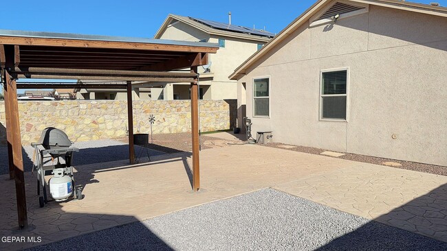 Building Photo - 14968 Boer Trl Ave
