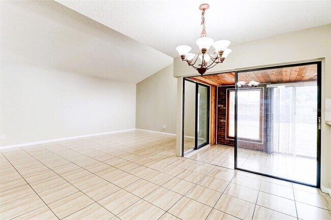 Building Photo - 10315 Fernbrook Ln