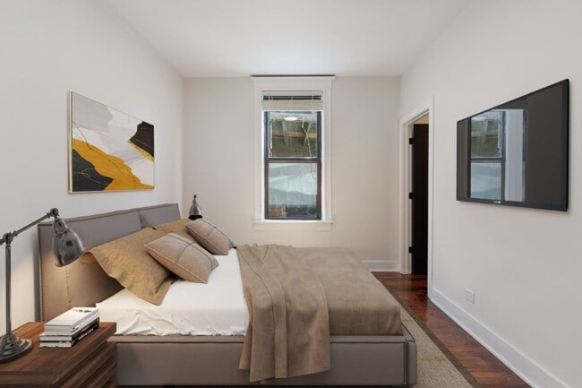 Building Photo - Renovated 3 bedroom in the heart of Logan Square - May 1st