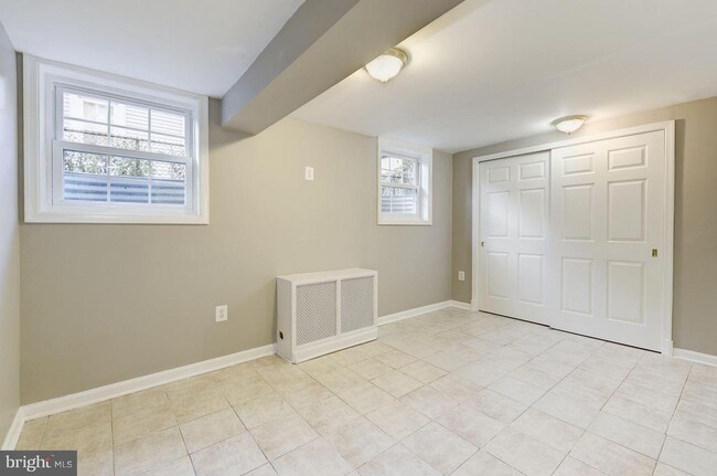 Building Photo - 4307 Fessenden St NW