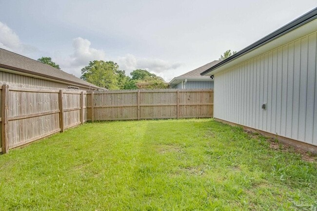 Building Photo - 8626 Walnut Ave